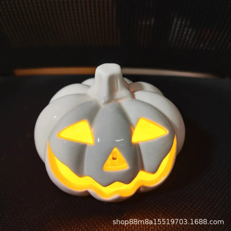 Spooky pumpkin lamp